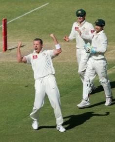 Newly vegetarian fast bowler Peter Siddle stares down his critics eg Dennis Lillee! #cricket