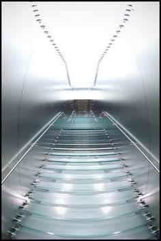 ♂ Minimalist commercial space design interior stairway to heaven in Sydney Apple store, metallic walls, clear steps and subtle ligthing points