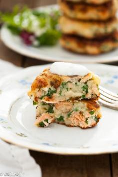 Salmon Cakes with Chive and Garlic Sauce
