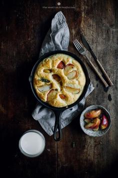 Apple omelette with cheddar and thyme