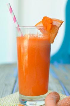 This Carrot Grapefruit Juice is perfect for those that are new to vegetable juice or for anyone that needs an afternoon energy boost. #vegan, #paleo, #rawjuice, #snack