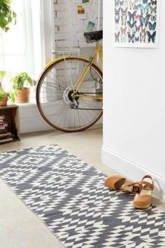 
                        
                            10 Rad Rugs for Less Than $100
                        
                    