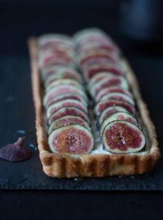 
                        
                            RECIPE Fig Tart Honey and Ricotta Sunday Suppers - Cookbook  Sunday Suppers Recipes + Gatherings  Clarkson Potter 2014
                        
                    