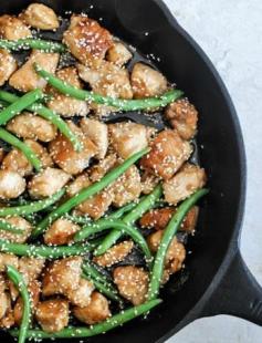 
                        
                            Easy and yummy sesame chicken recipe :)
                        
                    