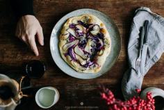 Flammkuchen with pear, blue cheese and red cabbage / Marta Greber