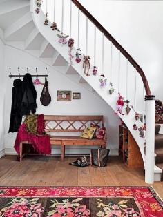 Beautiful christmas stairs decoration ideas