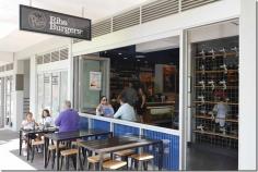 Al fresco dining at Ribs & Burgers, Neutral Bay