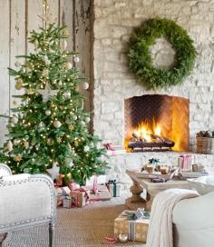 #christmas living rooms #tree decor