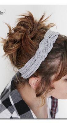 
                    
                        DIY knotted headband - from a tshirt! so simple yet so cute - I want to make a million of these - -Sugar Bee Crafts
                    
                