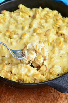 
                    
                        Caramelized Onion Gouda Macaroni and Cheese. his is one delicious mac and cheese, made with caramelized onions and smoked Gouda cheese. Simple, and so delicious! from willcookforsmiles...
                    
                