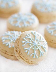 
                    
                        Snowflake Macarons filled with Vanilla White Chocolate Ganache//
                    
                