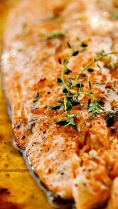 
                    
                        Broiled Salmon with Honey and Garlic ~ This easy Broiled Salmon recipe has just five ingredients, is on the table in less than 15 minutes and has incredible flavor!
                    
                