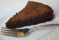 
                    
                        The best flourless chocolate cake recipe #recipe #chocolate  skiptomylou.org
                    
                