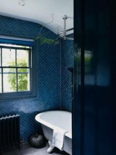 
                    
                        Faye Toogood Blue Tiled Bathroom | Remodelista
                    
                