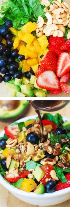 Strawberry Spinach Salad, with Blueberries, Mango, Avocado, and Cashew nuts + homemade Balsamic Vinaigrette salad dressing.  Vegetarian, gluten-free, vegan, low in fat and low in calories. #healthy #recipes #salad