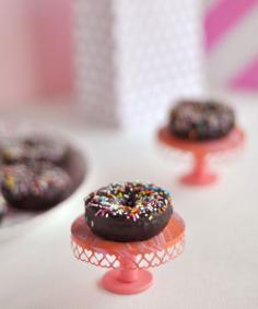 
                    
                        Valentine's Day Mini Cakestand | Oh Happy Day!
                    
                
