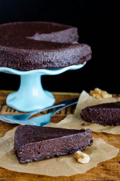 
                    
                        Raw Chocolate Cheesecake made with.. zucchini! A delicious cheesecake that won't make you feel weighed down.
                    
                