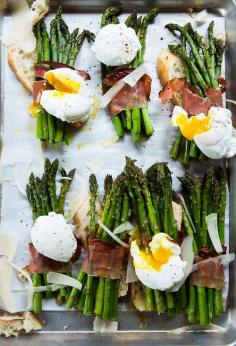 Roasted Asparagus with Prosciutto and Poached Eggs - she'd never eat it but YUMMY!