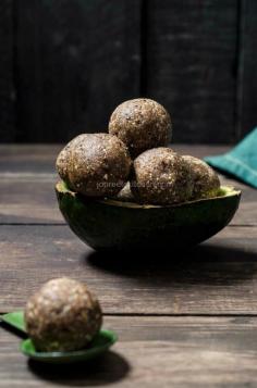 
                    
                        Oats, Avocado & Nuts Balls - No Bake Energy Balls via Preeti Tamilarasan/// #nobake #energy #avocado
                    
                