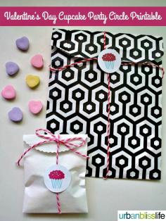 
                    
                        free printable valentine cupcake toppers | TodaysCreativeBlo...
                    
                