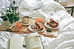 
                    
                        Pratos e Travessas: Pequeno almoço na cama # Breakfast in bed | Food, photography and stories
                    
                