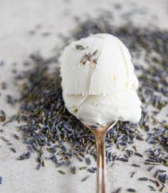 White Chocolate Lavender Ice Cream #Recipe