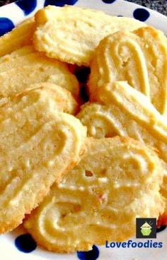 "Lemon Melting Moments Cookies - A wonderful gentle lemon flavor with a melting sensation!"  Ingredients: 3/4 cup butter, 1/2 cup confectioners sugar, 2 Tablespoon water, 1 teaspoon lemon extract, 1 1/2 teaspoon vanilla extract, 1 1/2 cups All Purpose flour #cookies #lemon #butter