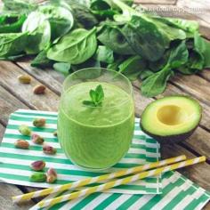 This Leprechaun Protein Smoothie of the only green smoothies I really like - delicious, low-carb, dairy-free and paleo!