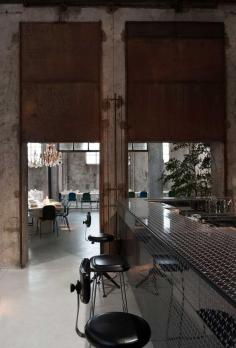 
                    
                        Carlo e Camilla in Segheria Restaurant in Milan | www.yellowtrace.c...
                    
                