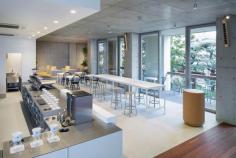 
                    
                        Blue Bottle Coffee Aoyama Cafe | Schemata Architects / Jo Nagasaka
                    
                