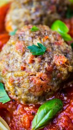 
                    
                        Pepperoni Meatballs ~ Combining pizza and meatballs to make the ultimate comfort food!
                    
                