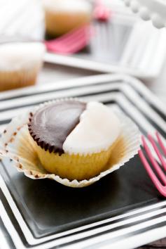 Super easy black and white cupcakes