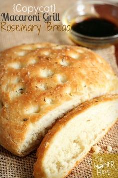 {Copycat} Macaroni Grill Rosemary Bread - perfect texture and simple to make