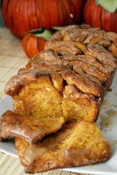 pull- apart cinnamon sugar pumpkin bread... looks like pumpkin monkey bread!!