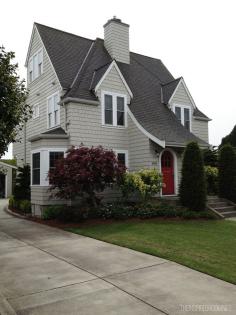 
                    
                        Drive by {Beautiful Houses Magnolia Neighborhood Seattle, Part Two} Like siding color and arched red door.
                    
                