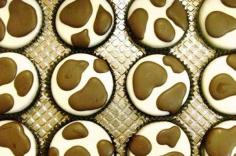 
                    
                        Cow Print Chocolate-Covered Oreos Pair Perfectly With Milk #oreo trendhunter.com
                    
                