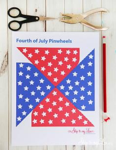 
                    
                        Free printable Fourth of July pinwheel DIY #make #fourthofjuly skiptomylou.org
                    
                