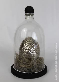 AMAZING dragon egg tutorial! Can't believe what she used to make the scales - ingenius.