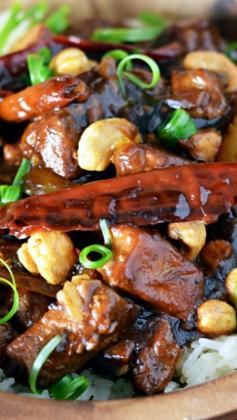 
                    
                        Crock Pot Kung Pao Chicken.   ~ So delicious, and easy to throw together... You can adjust the spice level to suit your own tastes, and add in more vegetables if you'd like.
                    
                