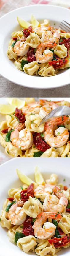 
                    
                        Garlic Shrimp Tortellini – AMAZING tortellini with garlic shrimp. Easy 20-min recipe, so delicious and better than restaurant’s | rasamalaysia.com
                    
                