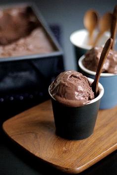 Food Photography: Dark chocolate ice cream // Chocolate, Ice Cream, Chocolate Ice Cream, Wooden Tray, Artificial Lighting, Small Serving Cups/Spoons, Individual Portions, Straightforward Styling