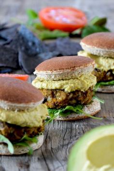 
                    
                        Pumpkin and Black Bean Sliders with Avocado-Hummus | www.floatingkitch...
                    
                