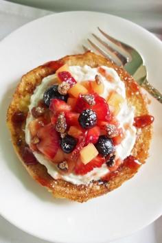 Berry-Topped French Toast Bagels