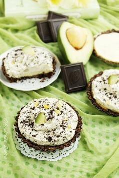 mini cakes with avocado and cream cheese