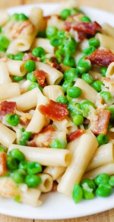 One-pot pasta with bacon and peas: so easy, made with just a few basic ingredients, and the clean-up is minimal! Everything is cooked in one pot: bacon, frozen peas, simple homemade Alfredo sauce, and even pasta (cooked in chicken broth)! #BHG #sponsored