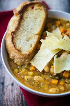 Easy Tuscan Bean Soup - 30 minute recipe, loaded with veggies, and SO easy to put together! http://thewanderlustkitchen.com/easy-tuscan-bean-soup/