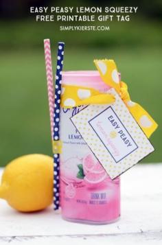 
                    
                        Easy peasy lemon squeeze...fun printable gift tag | simplykierste.com
                    
                