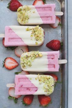 4-Ingredient Strawberry Cream Pops | hungrygirlporvida.com #icecream #recipe