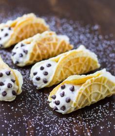 Mock Cannoli with Pizzelle and Vanilla Ricotta Cream are an easy and delicious substitute for the real thing! | Culinary Hill #dessert #cookies #Italian