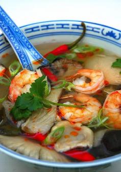 Thai food Recipes: Tom Yum Goong, Spicy Thai Prawn Broth #prawn #soup #tomyam